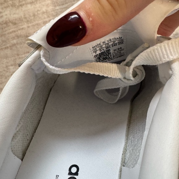 Adidas Samba LT W shoe in Cloud White patent leather women’s 7 brand new - Picture 5 of 8